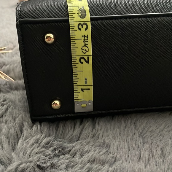 NWOT Black Textured Handbag w/ Removable Strap - Picture 8 of 10